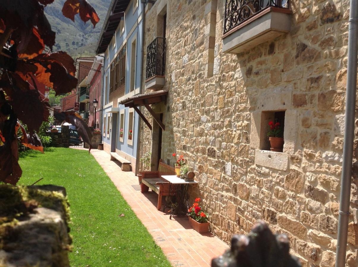 Casa De La Tila Apartman Arenas De Cabrales Kültér fotó
