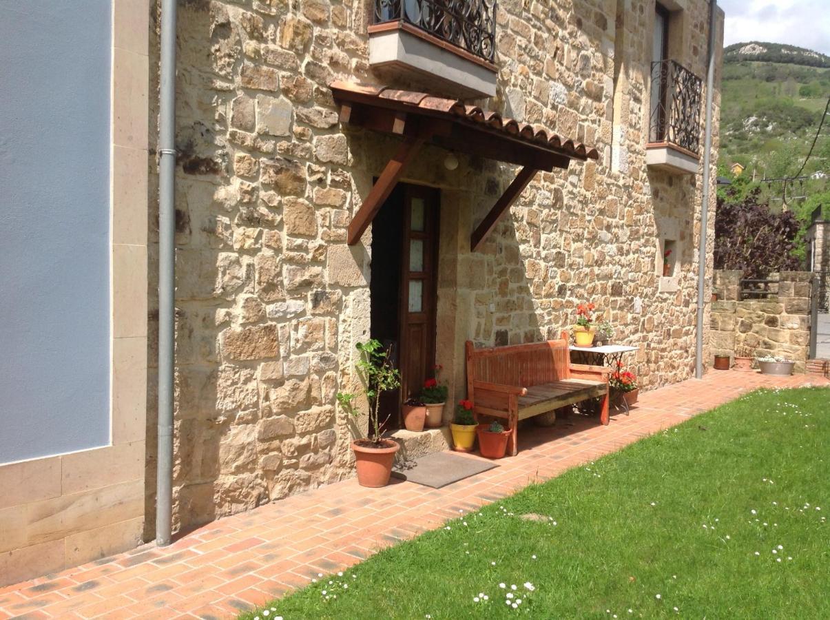 Casa De La Tila Apartman Arenas De Cabrales Kültér fotó